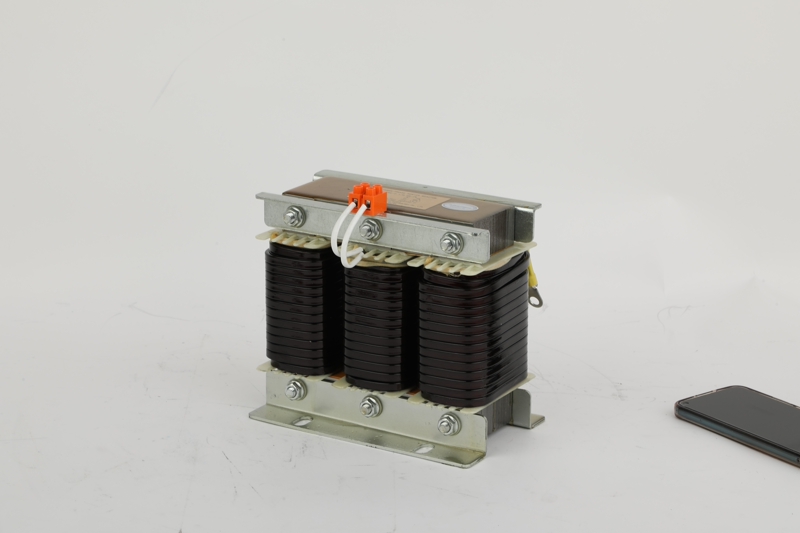 Cómo seleccionar correctamente el contactor de CA para que coincida con el condensador？